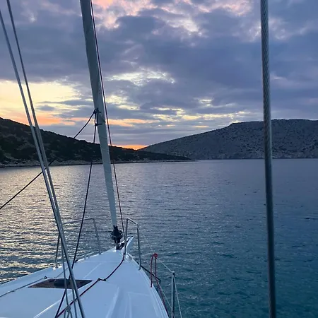 Aurora Sailing Getaway 2 Or Day Cruises In The Greek Islands Mesokhórion